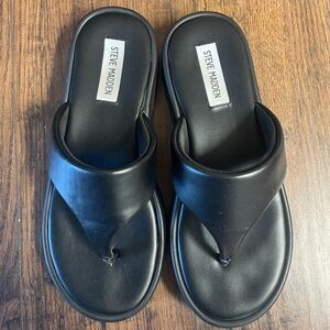 Steve Madden Getable Platform Flip Flop in black